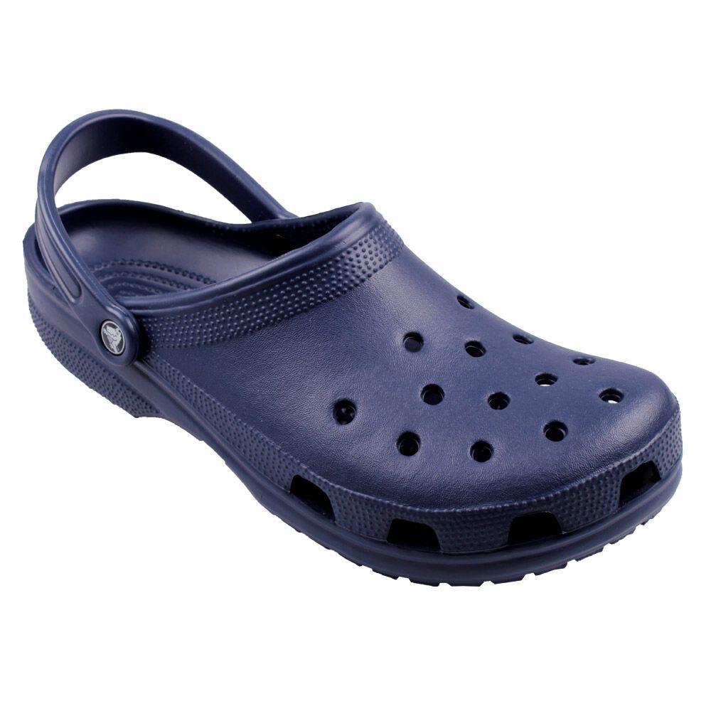 who carries crocs shoes